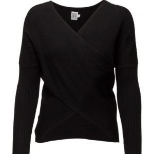 Saint Tropez Cross Over Sweater neulepusero