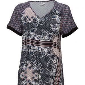 Saint Tropez Printed T-Shirt Blouse lyhythihainen pusero