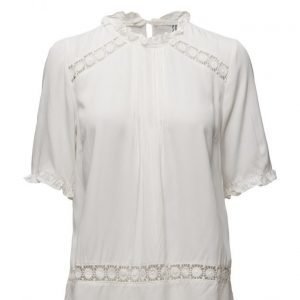 Saint Tropez Top With Lace lyhythihainen pusero