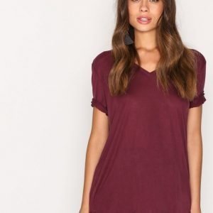 Selected Femme Sflyro 2 / 4 V-Neck Tee Color T-Paita Tummanvioletti