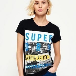 Superdry Box Photo City Stockholm T-paita Musta