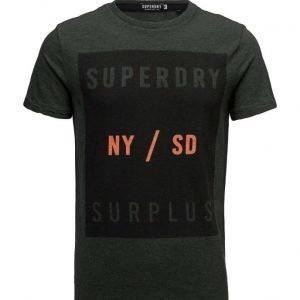 Superdry Surplus Goods Graphic Tee lyhythihainen t-paita