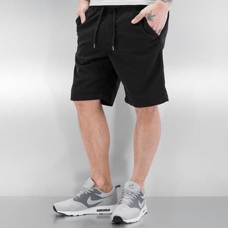 Urban Classics Shortsit Musta