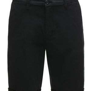 Urban Classics shortsit