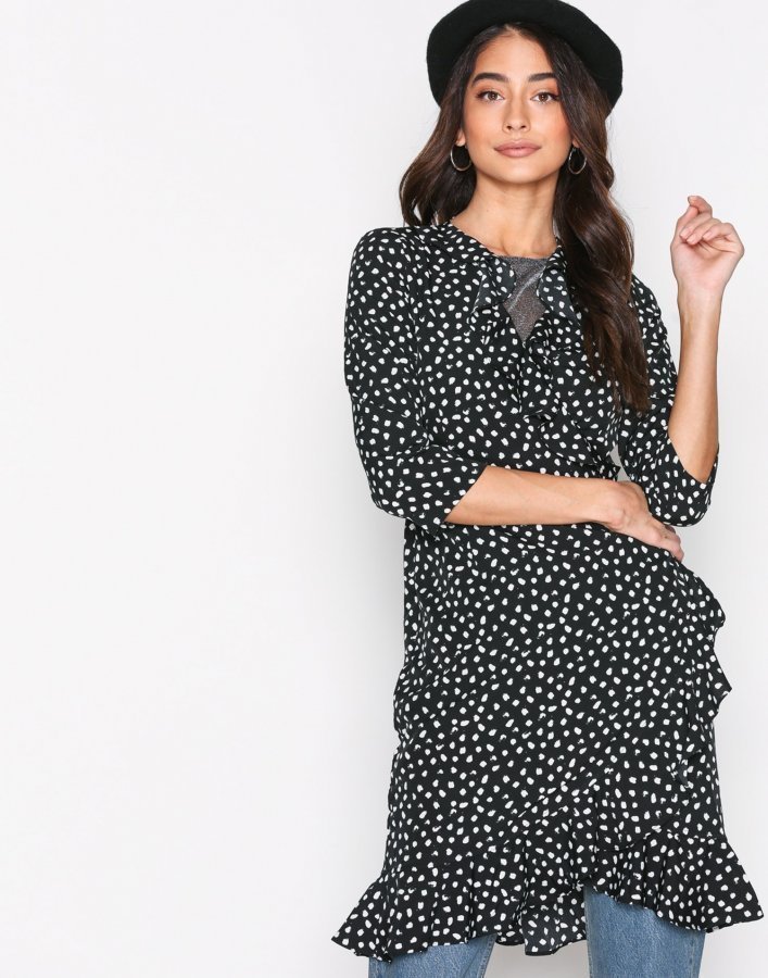 tale se kit Vero Moda Vmhenna Dot 3 / 4 Wrap Abk Dress Exp Mekko Musta -  Vaatekauppa24.fi