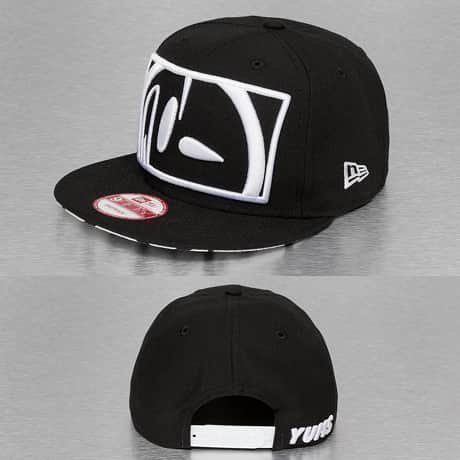 Yums Snapback Lippis Musta