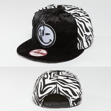 Yums Snapback Lippis Musta